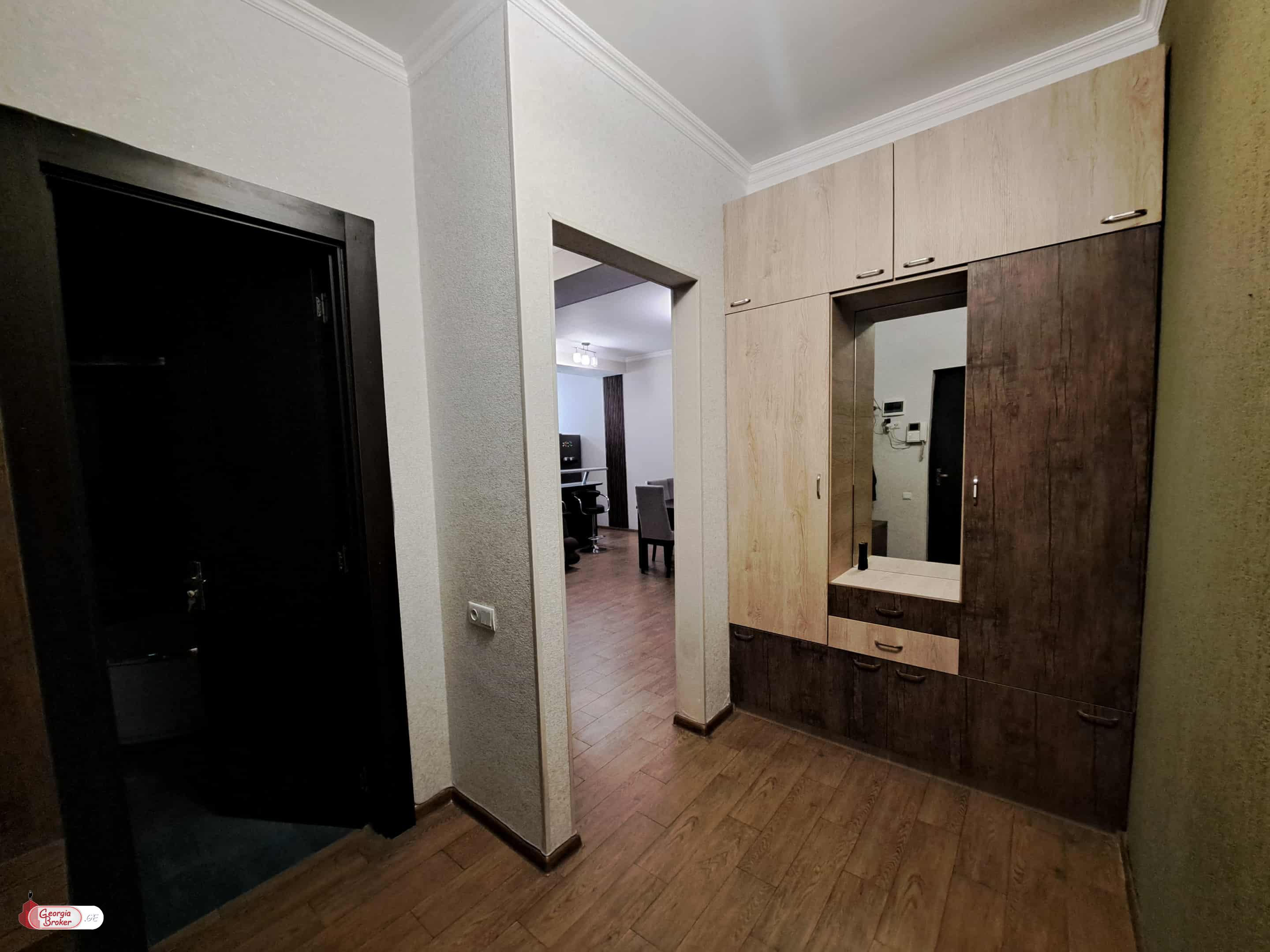 nearly repaired 3-room apartment for sale